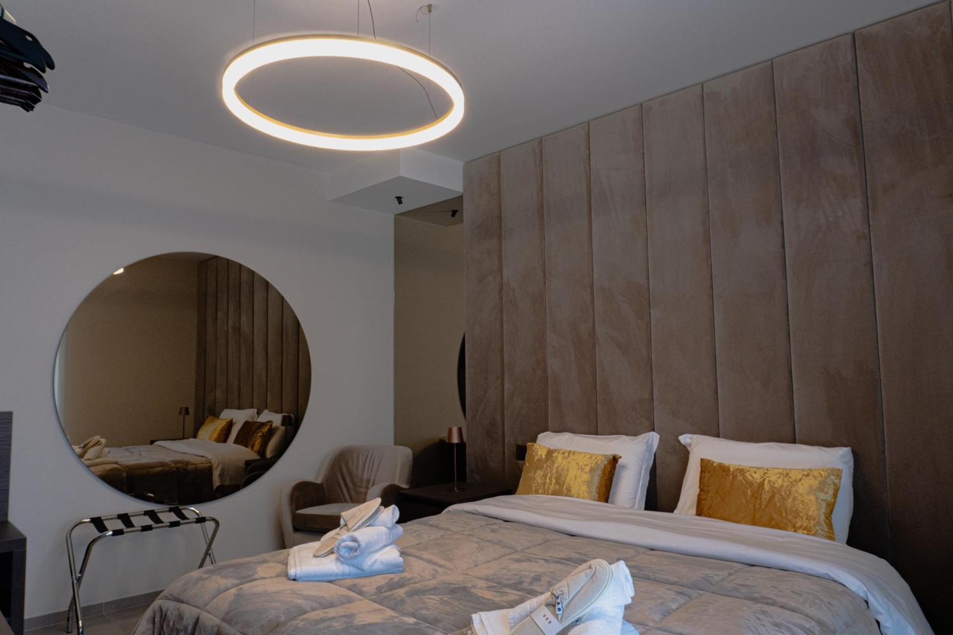 Dominus Luxury Apartment