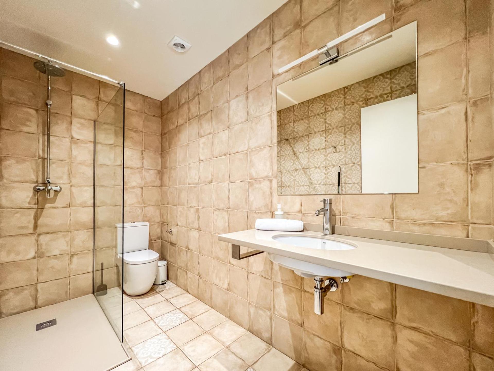 Can Cintet 1- Apartamento en la plaza de Besalú