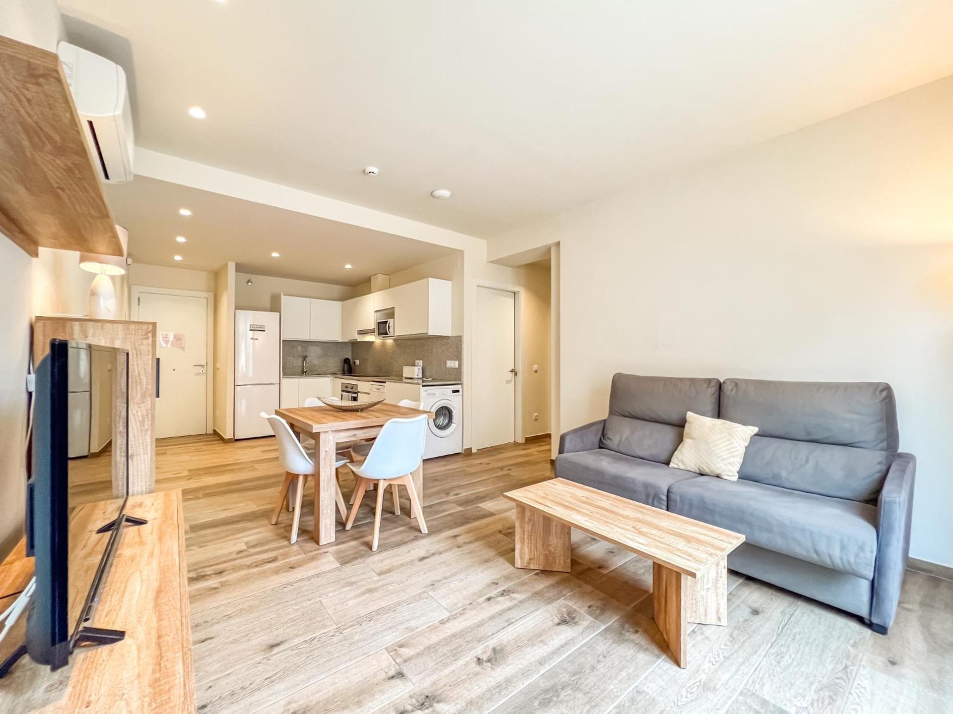 Can Cintet 1- Apartamento en la plaza de Besalú