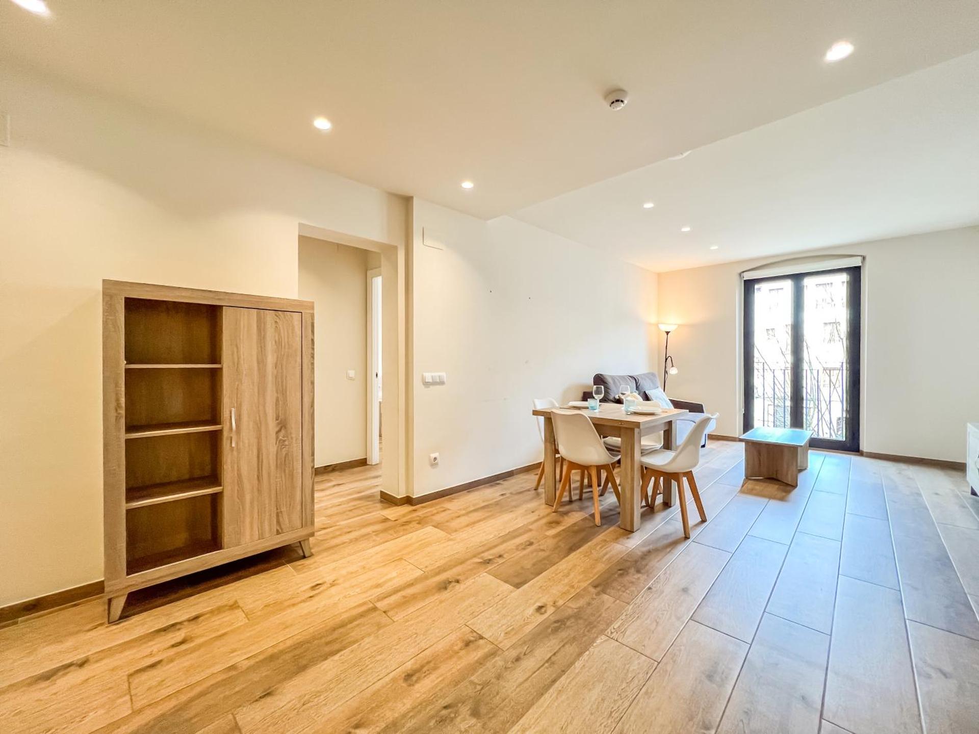 Can Cintet 2-1,Nuevo Apartamento Moderno en Besalú