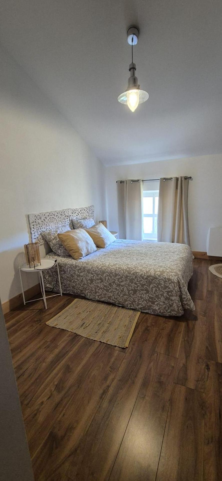 Uzès, au cœur du centre médiéval La Boussole d'Uzès, appartement de caractère du XVII -ème siècle