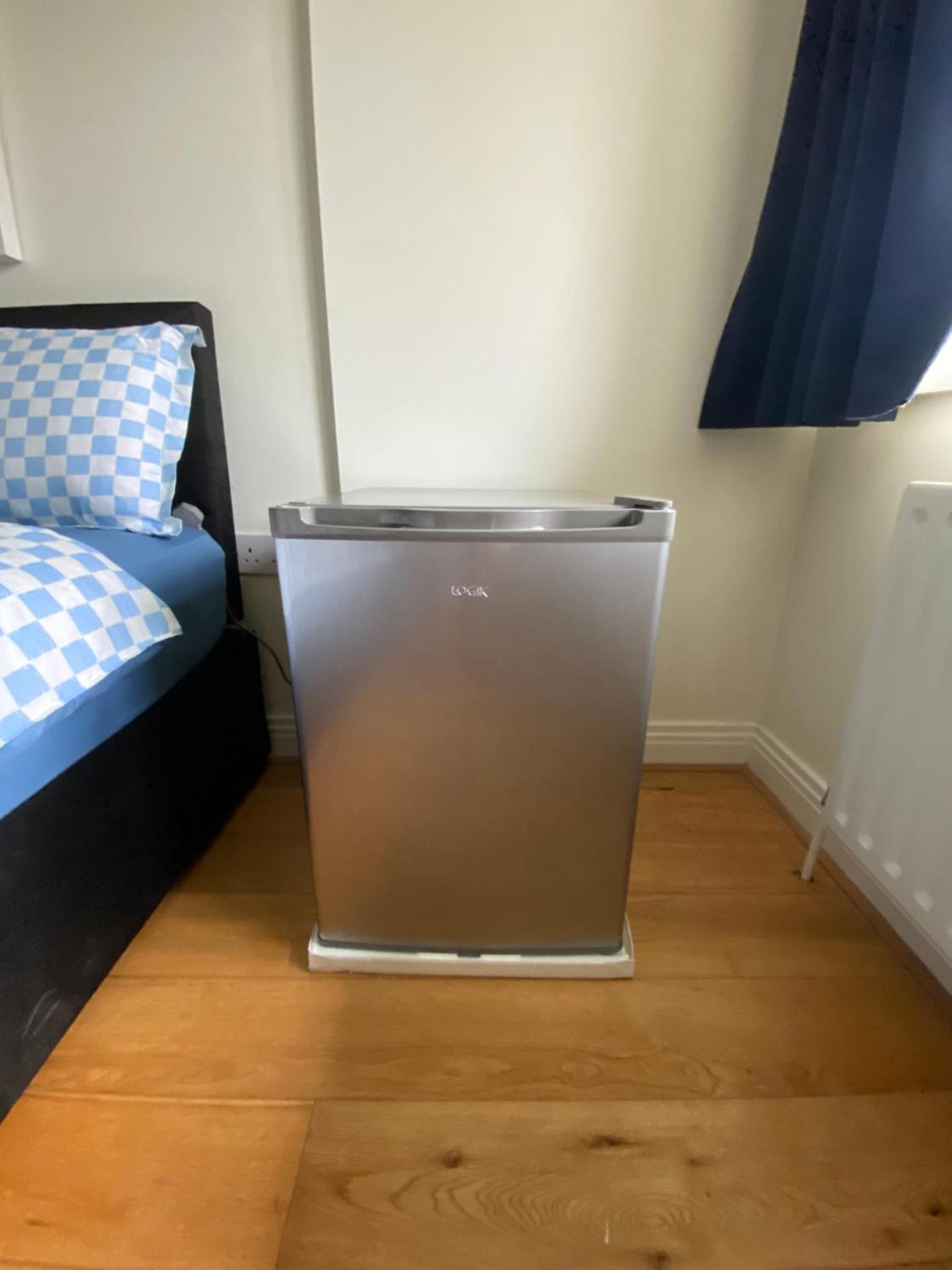 Cozy Room in Modern Apartment - Perfect Location