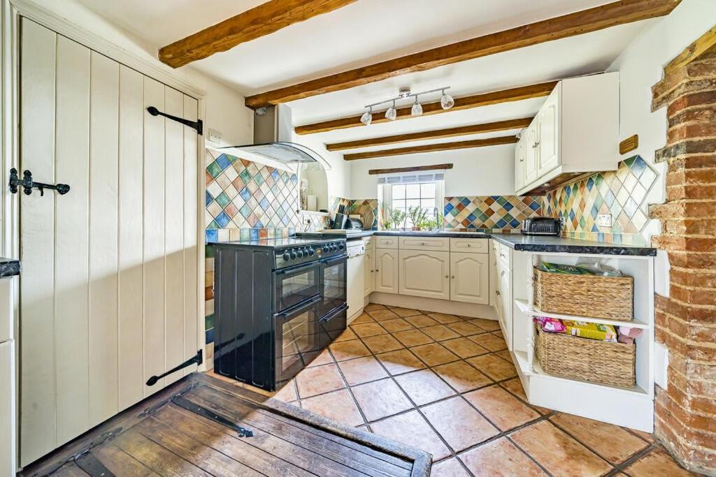 The old pub in Docking