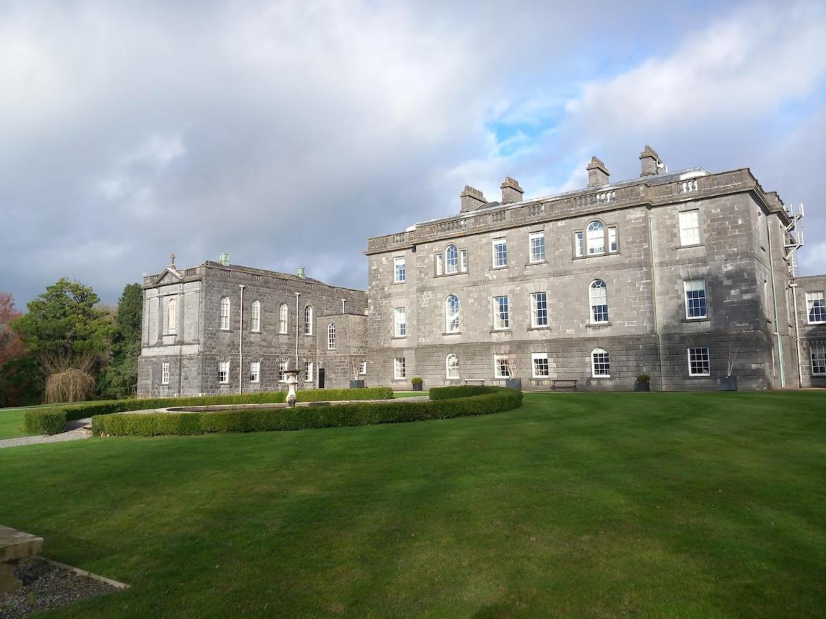 Grove View log house