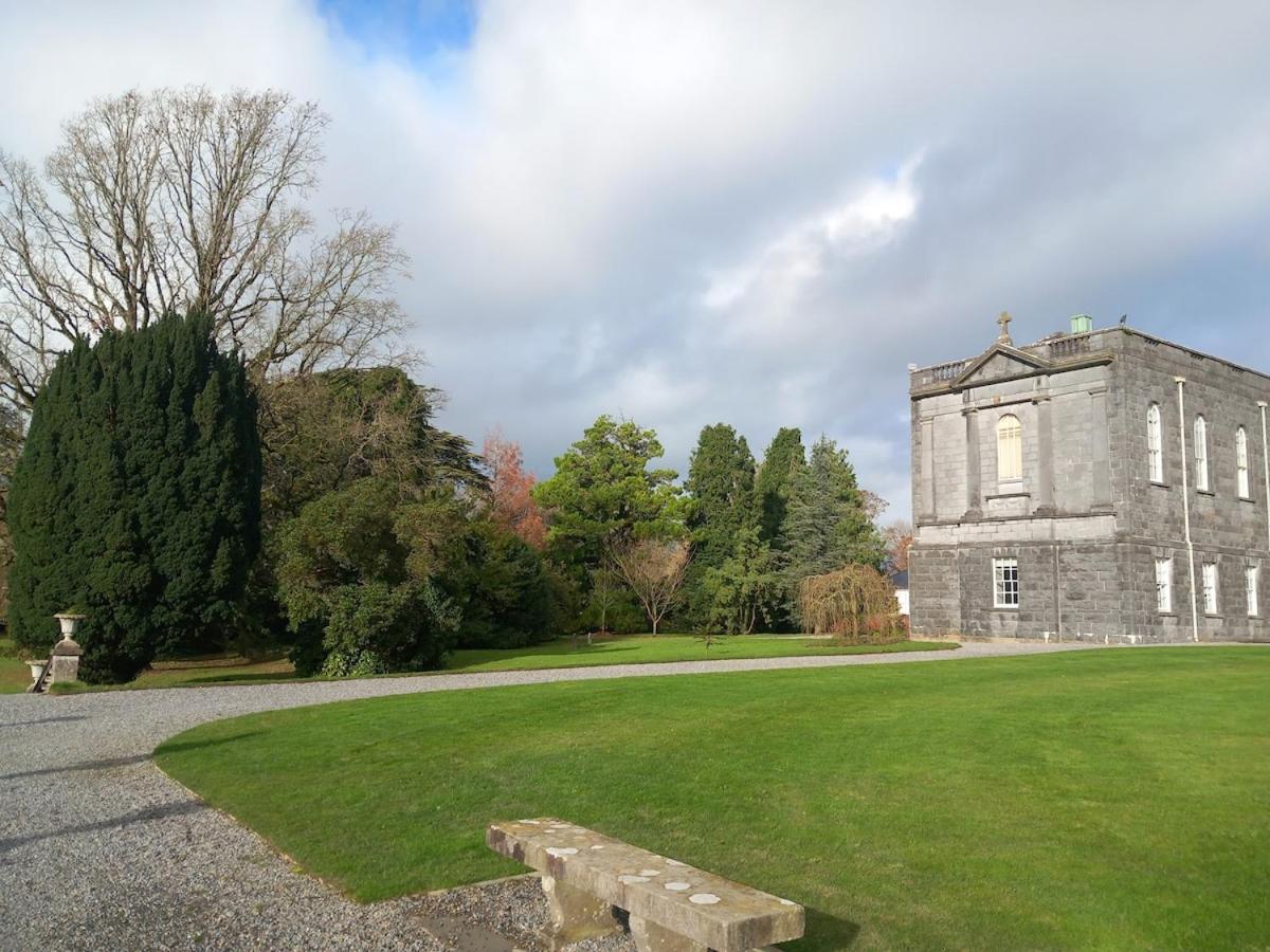 Grove View log house