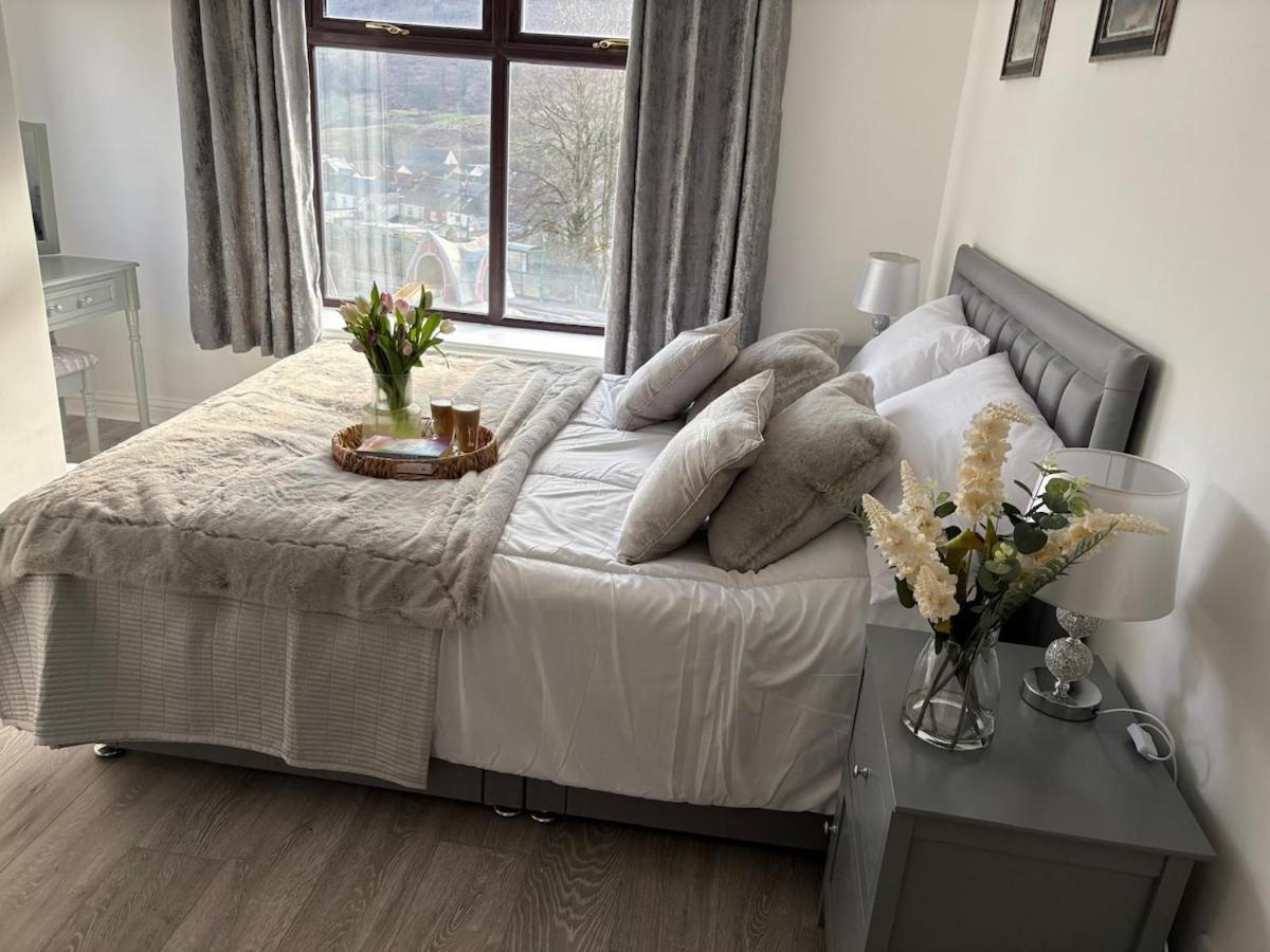 Apartment 1 The Baileys Cwm 2 Bedroom Sleeps 4