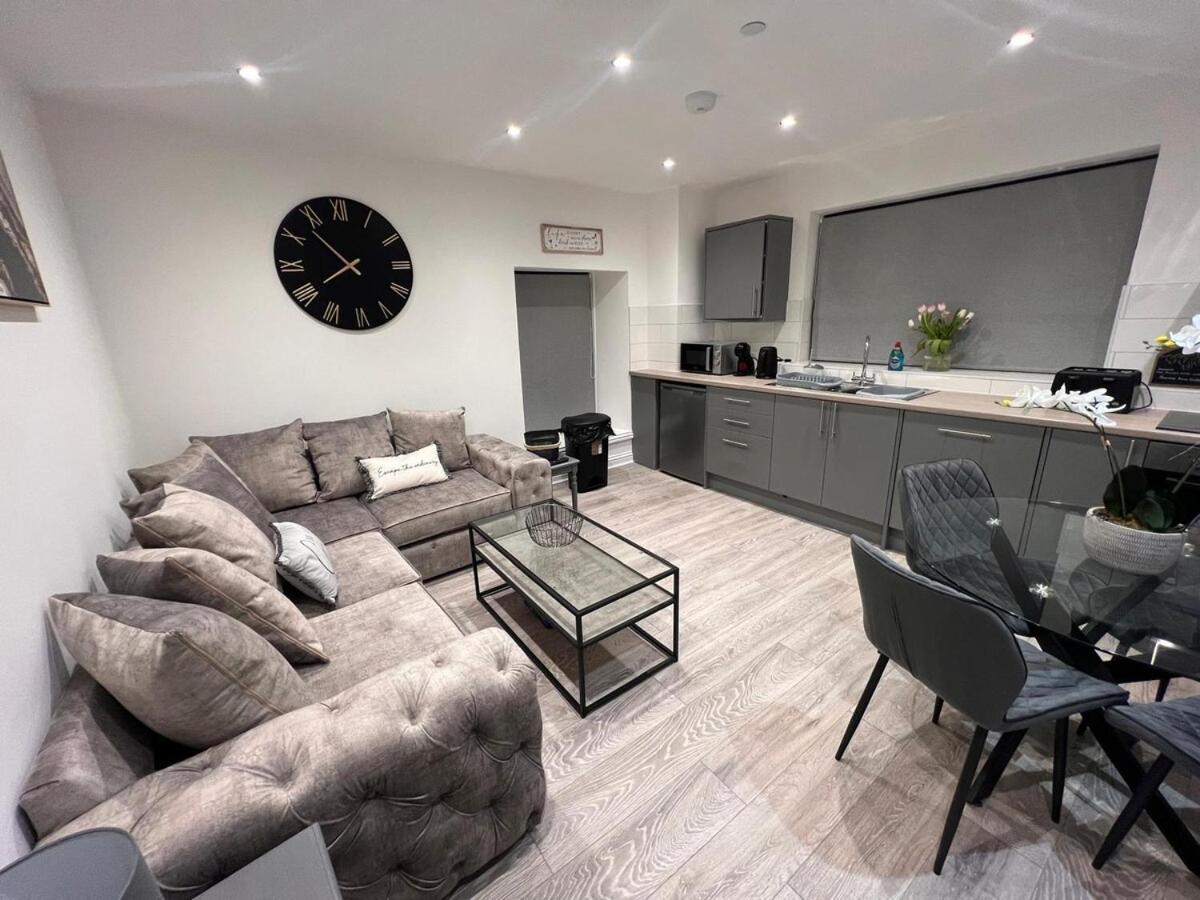 Apartment 1 The Baileys Cwm 2 Bedroom Sleeps 4