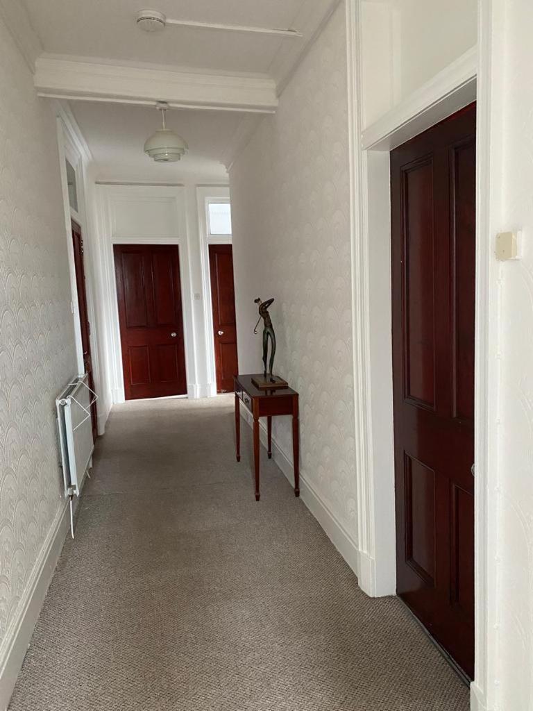Spacious 3 bedroom apartment in Campbeltown centre