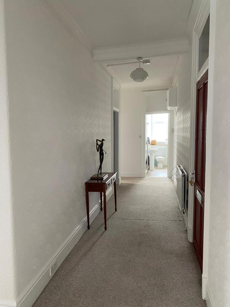 Spacious 3 bedroom apartment in Campbeltown centre