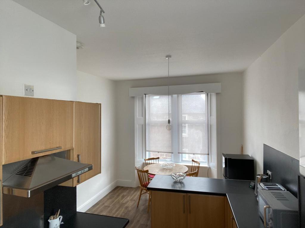 Spacious 3 bedroom apartment in Campbeltown centre