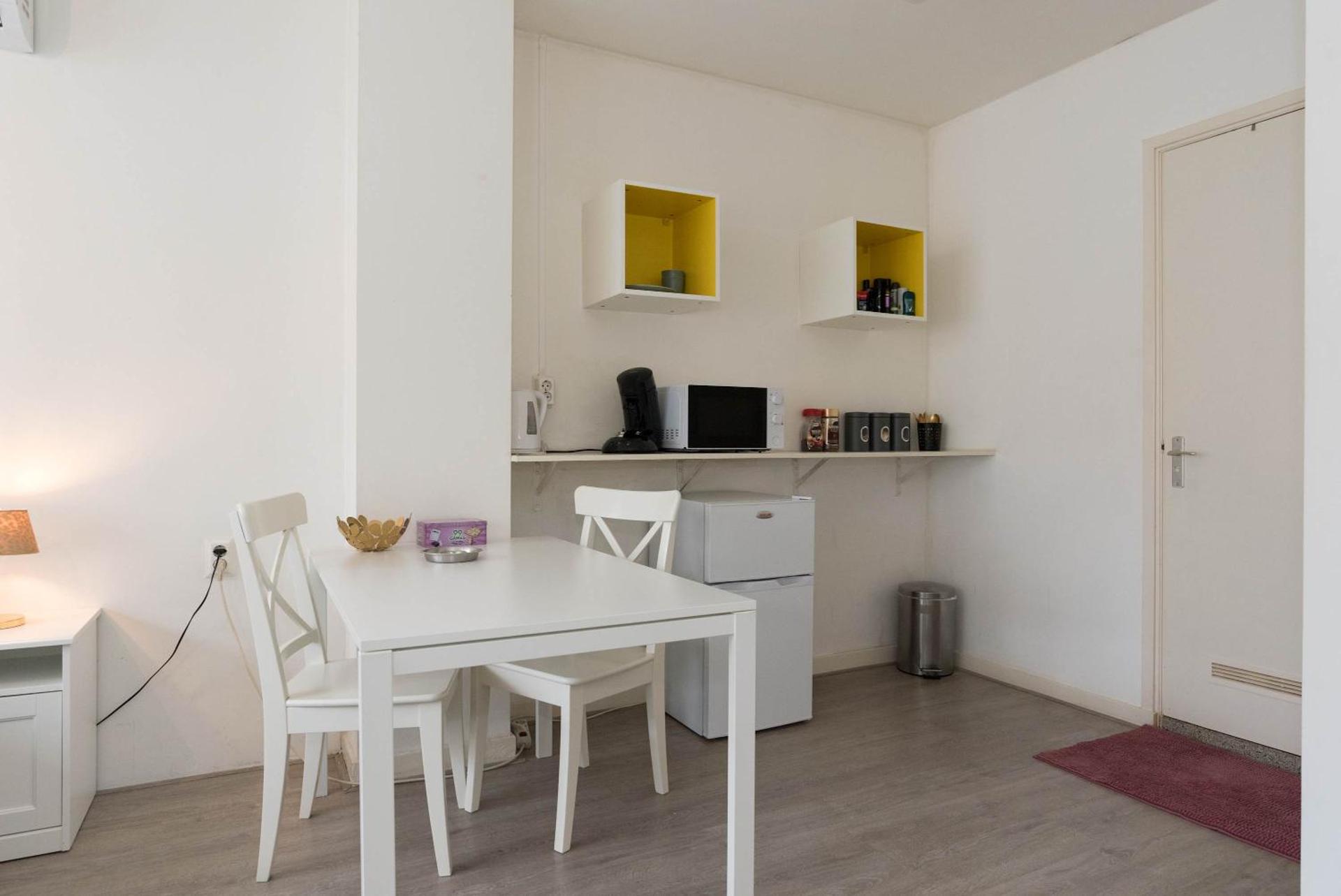 RedLight District Private Smokers Friendly Studio