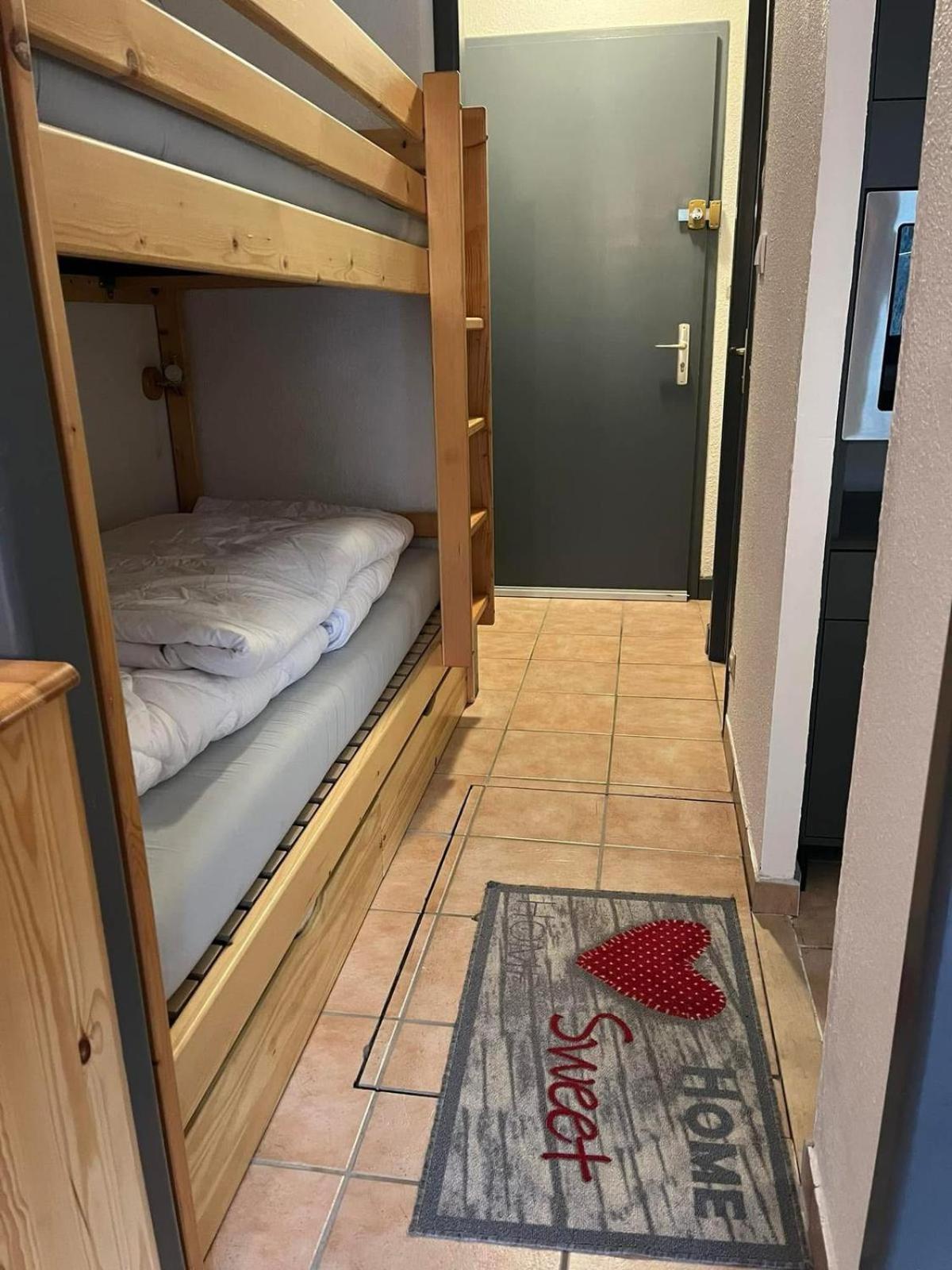 Studio en station avec 1 canapé-lit et 1 lit-superposé