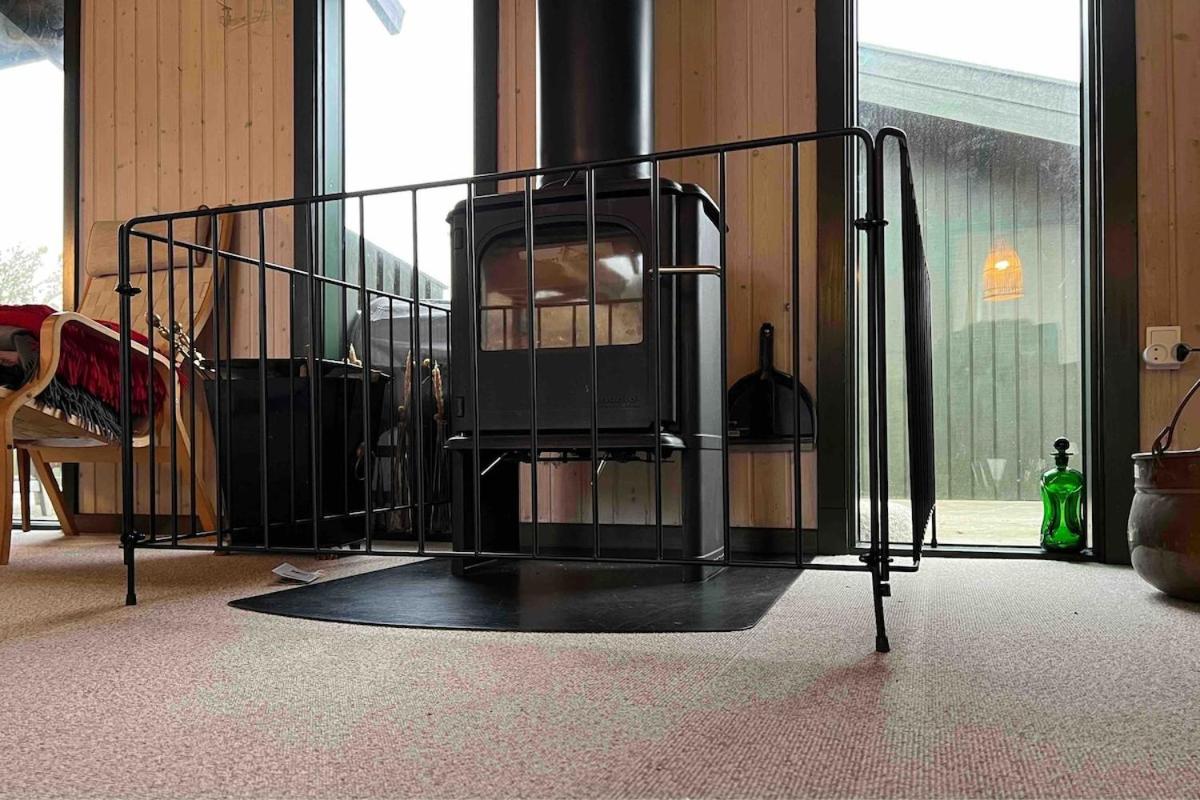 Veludstyret sommerhus i unik natur 350 m fra lækker badestrand - helårsbolig