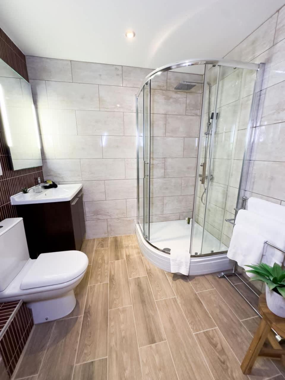 Stunning 2 Bedroom Apartment in Converted Chapel