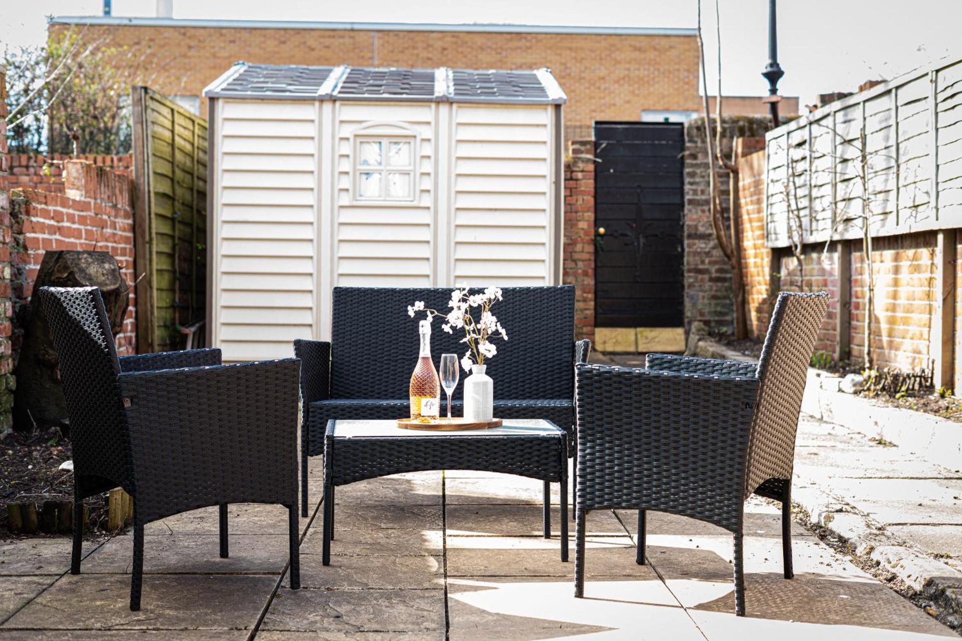 Open Mind Property - Hot Tub, 8 Guests & Free Parking