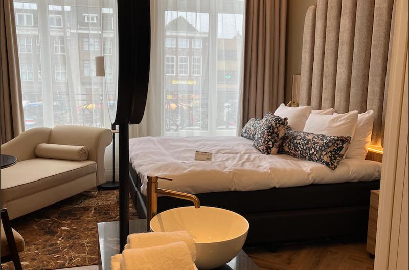 Suite with Courtyard view