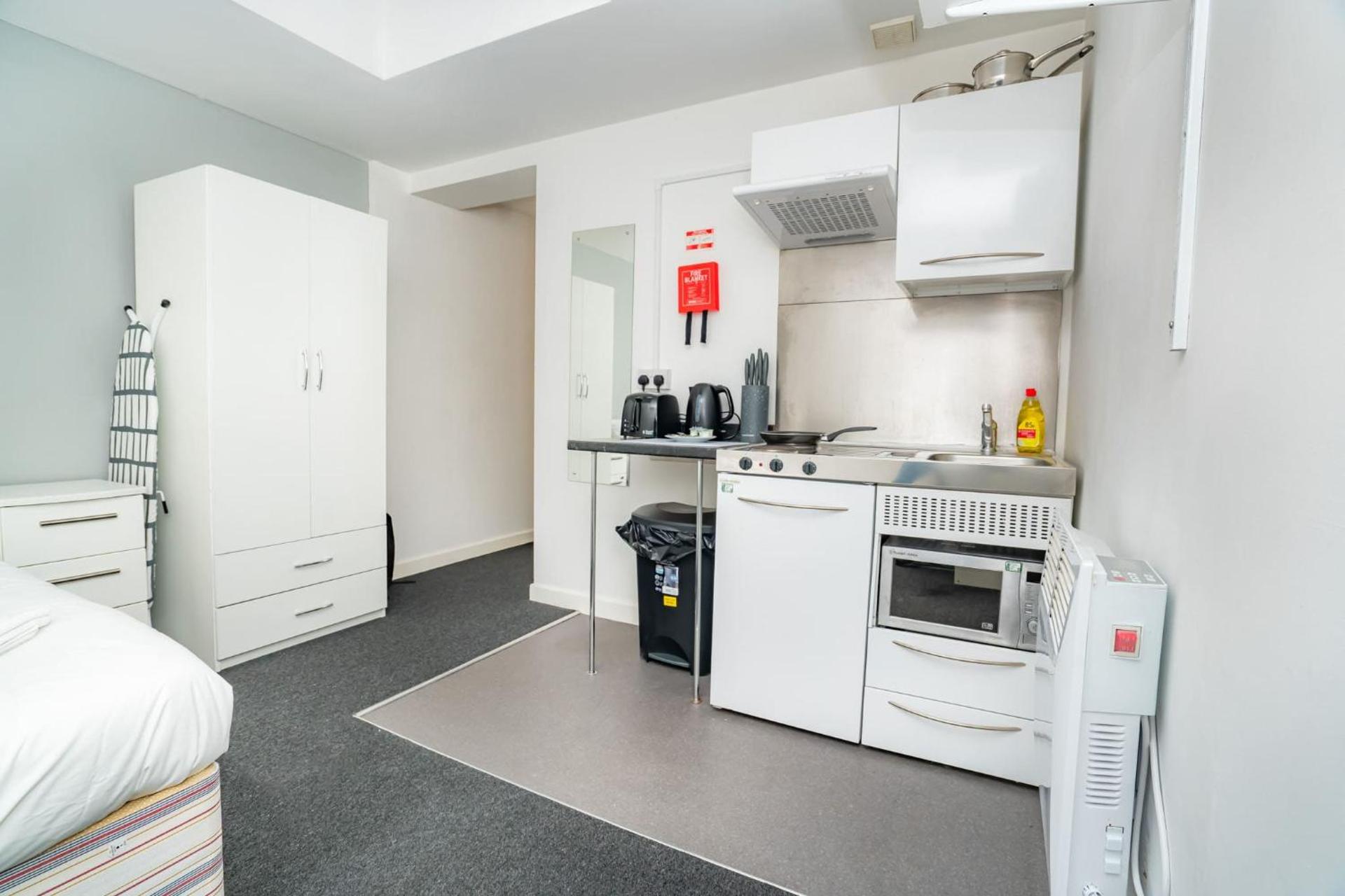 Compact & Cosy Central Coventry Budget Studio