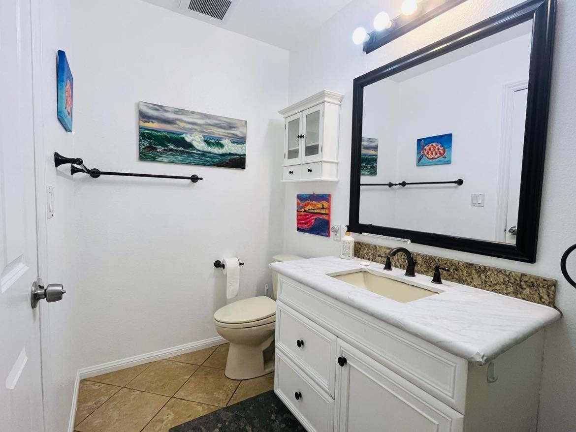 Costa Mesa Homestay - Private Rooms with 2 Shared Baths and Hosts Onsite