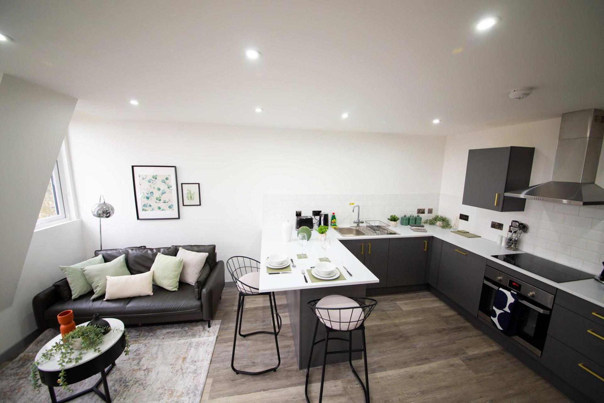 Spacious 2 Bedroom Apartment in Central Preston