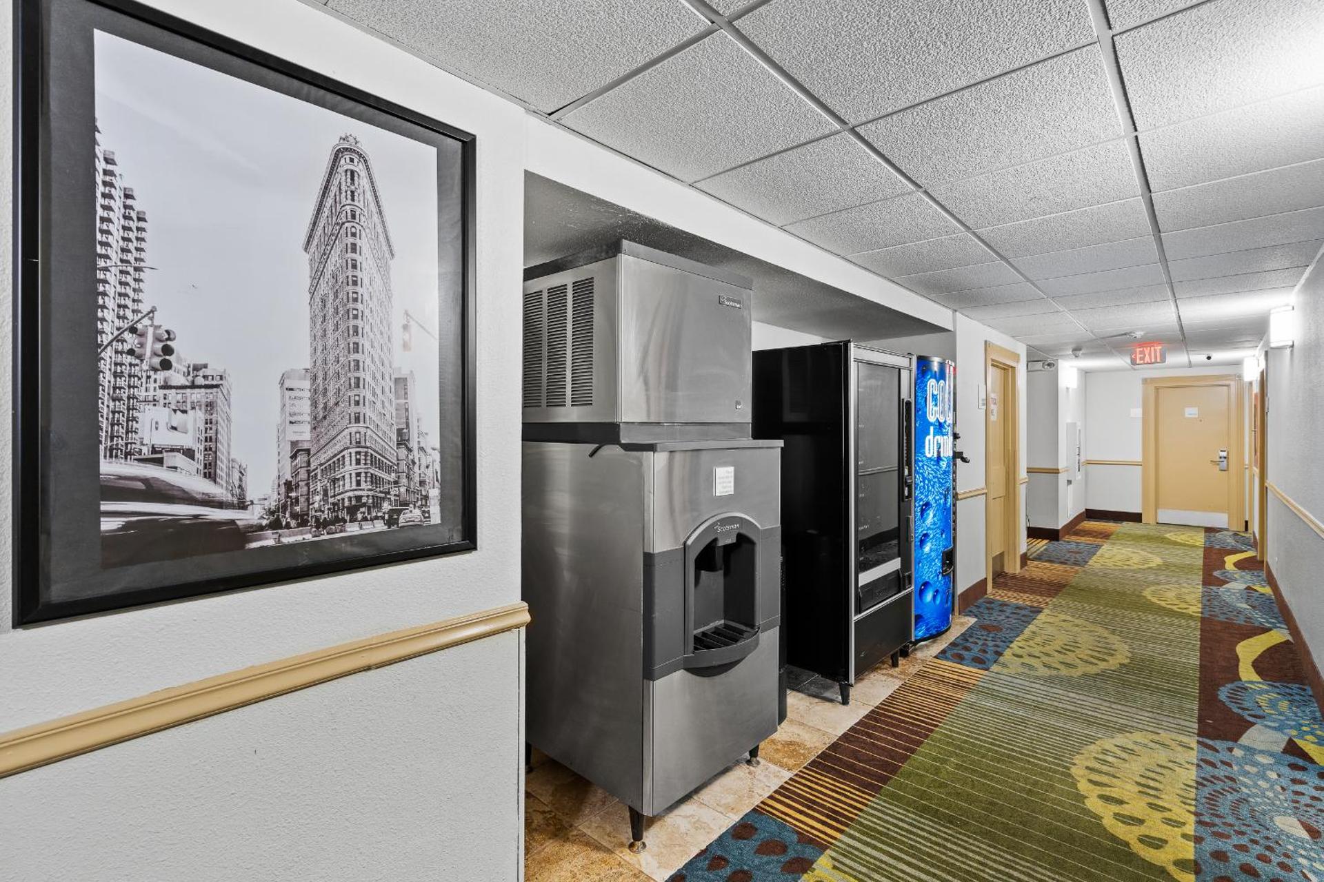 Executive Inn - Fort Lee