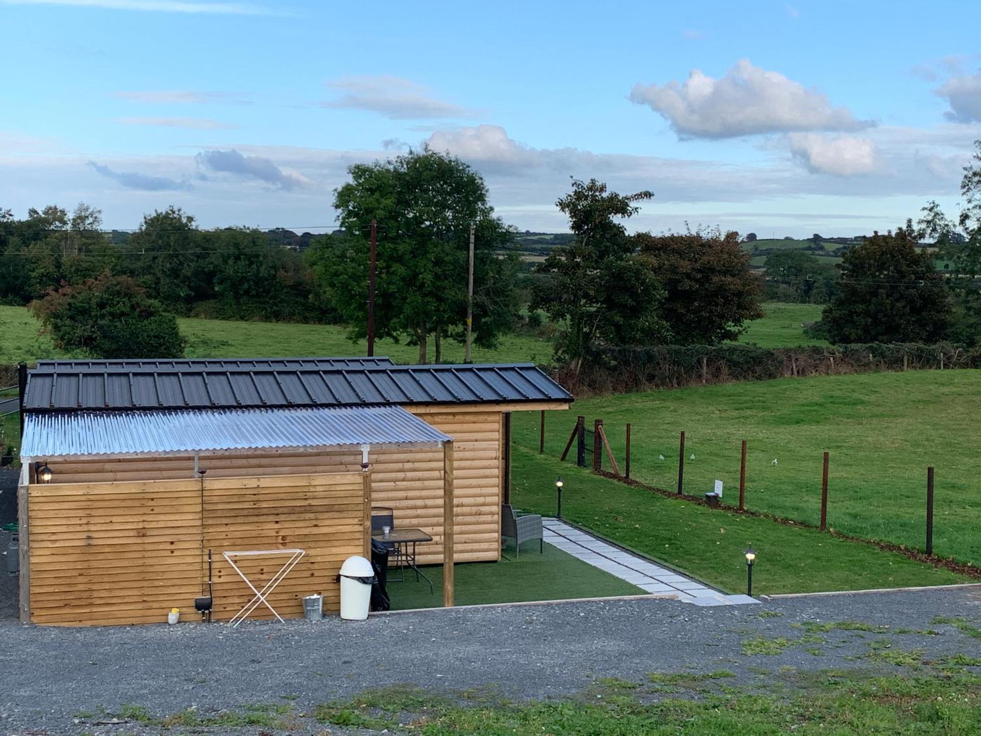 Mourne Meadow Cabins- Foxes Den