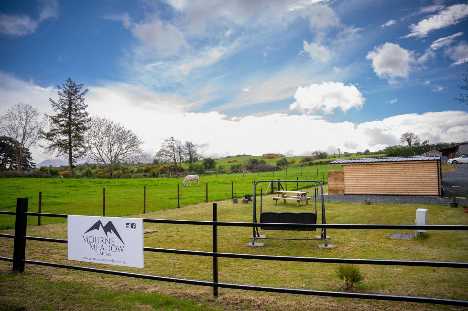 Mourne Meadow Cabins- Foxes Den