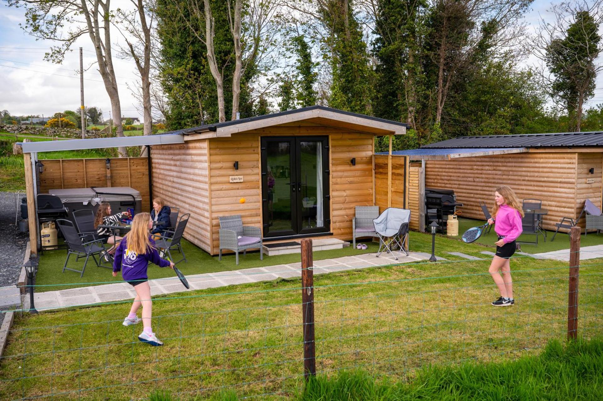 Mourne Meadow Cabins- Foxes Den