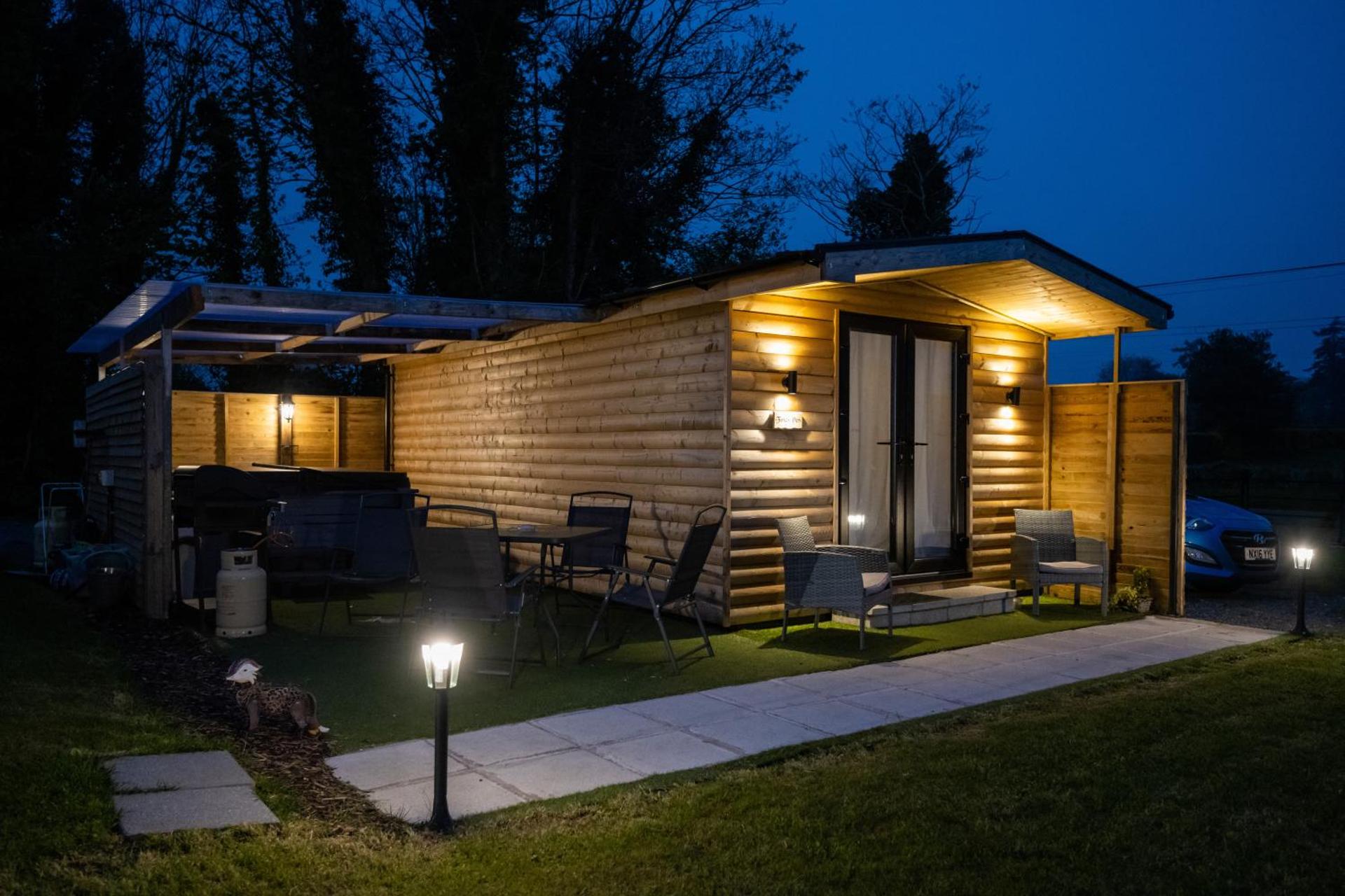 Mourne Meadow Cabins- Foxes Den