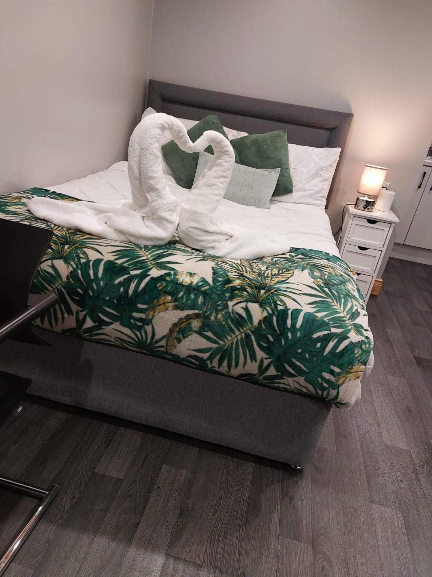 Mourne Meadow Cabins- Foxes Den