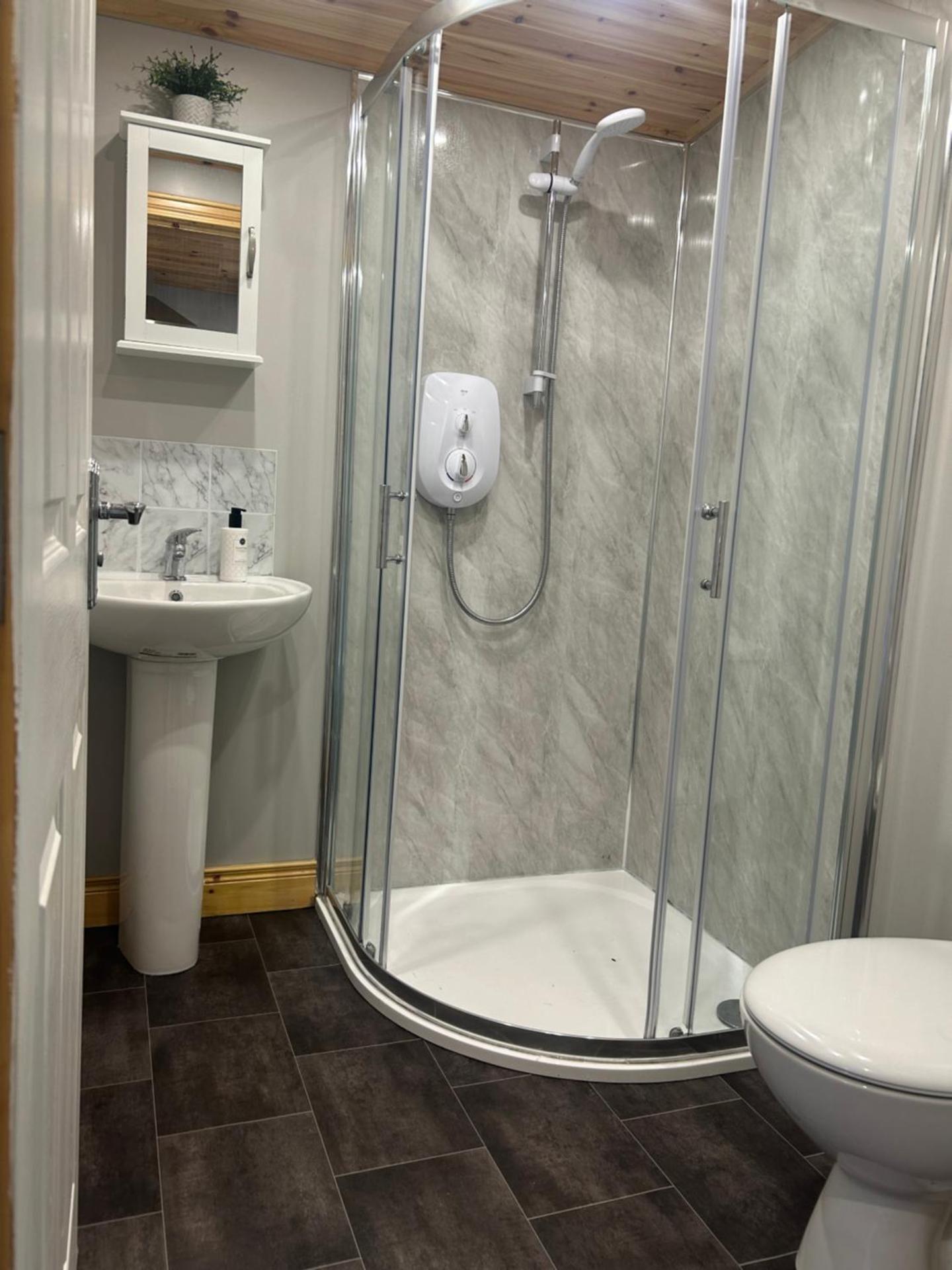 Mourne Meadow Cabins- Foxes Den