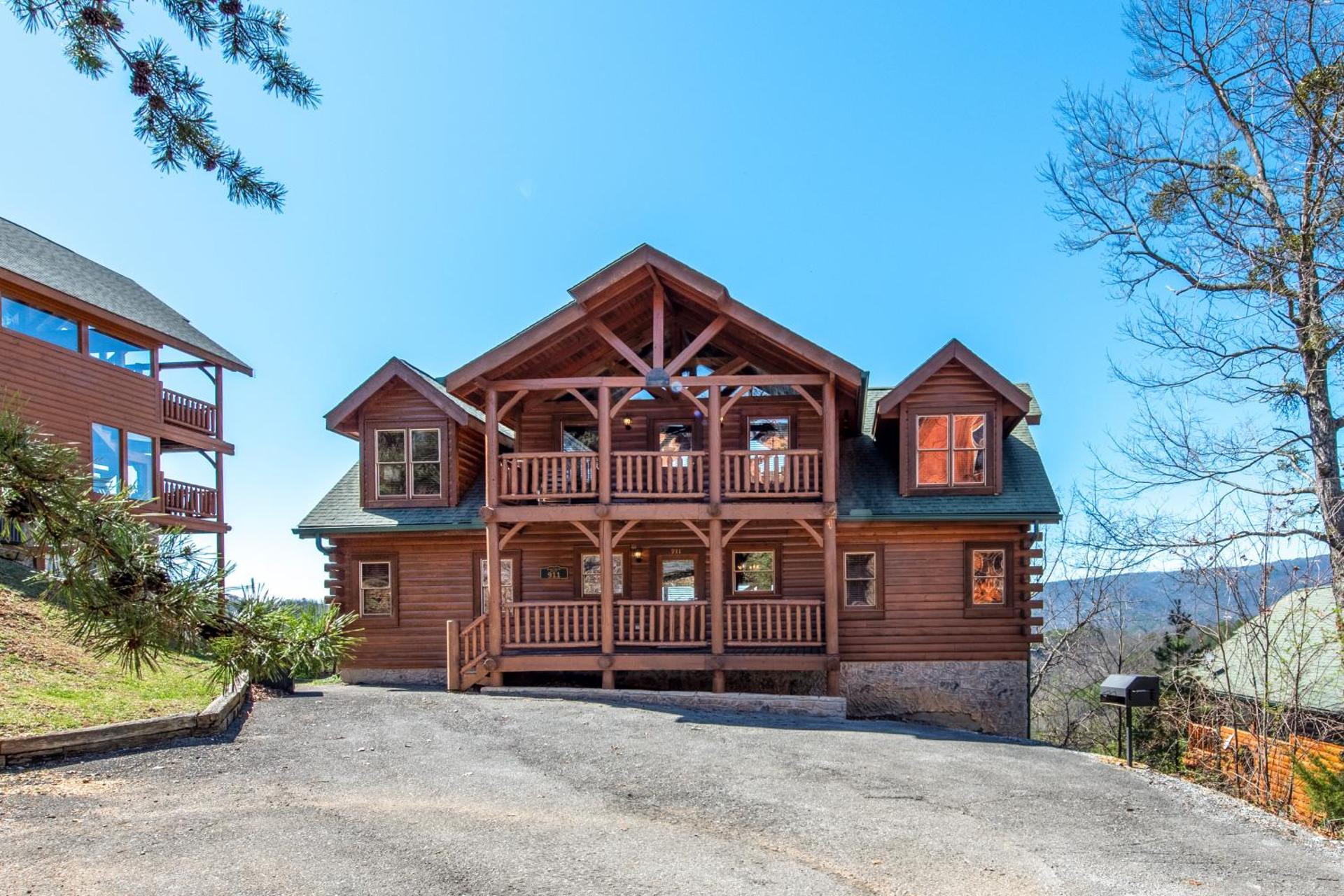 Royal Vista Lodge by Eden Crest