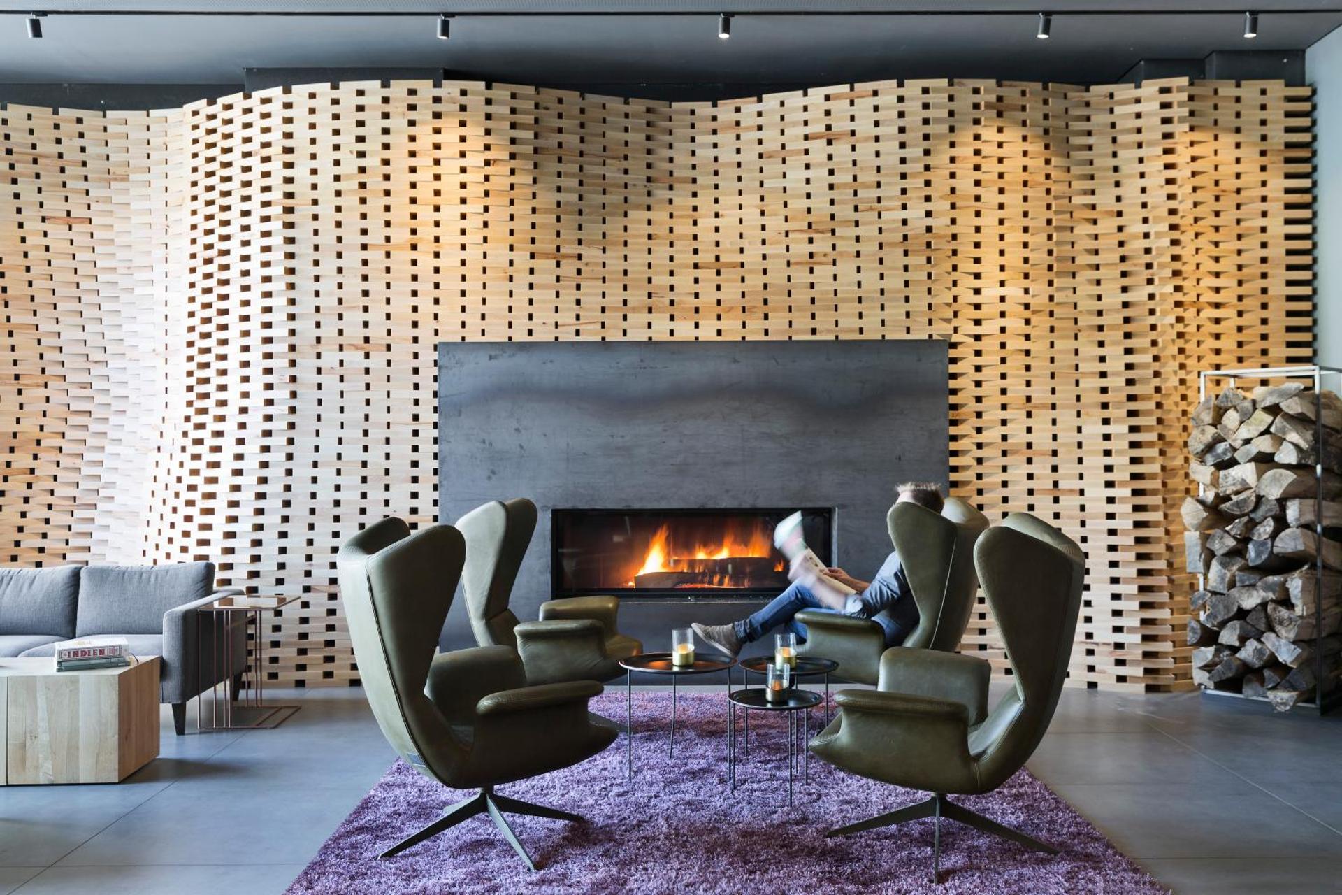 Communal lounge/ TV room