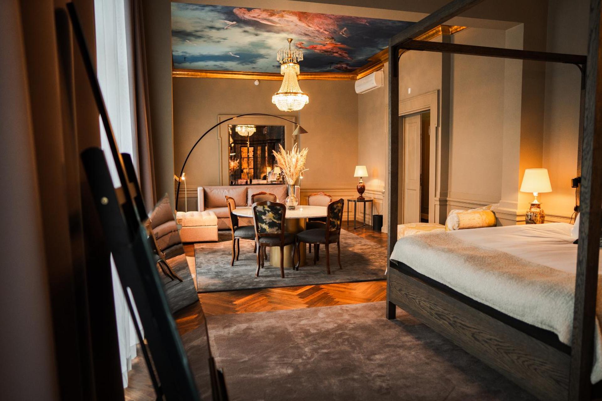 Photo of the whole room