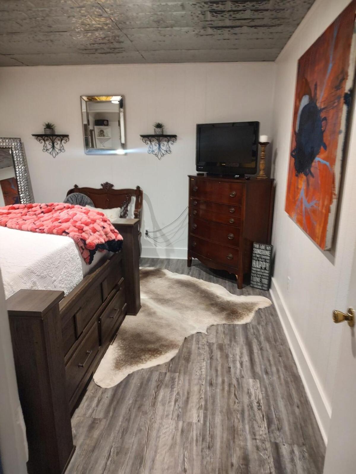 The Glam Room - Bohemian Glam style suite in Historic Jefferson Tx