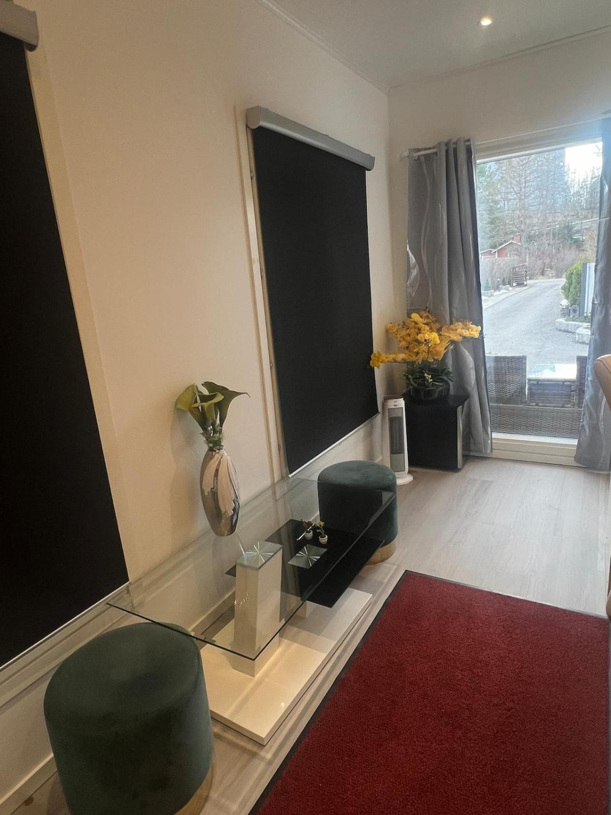 Cozy and close to nature, with free parking!