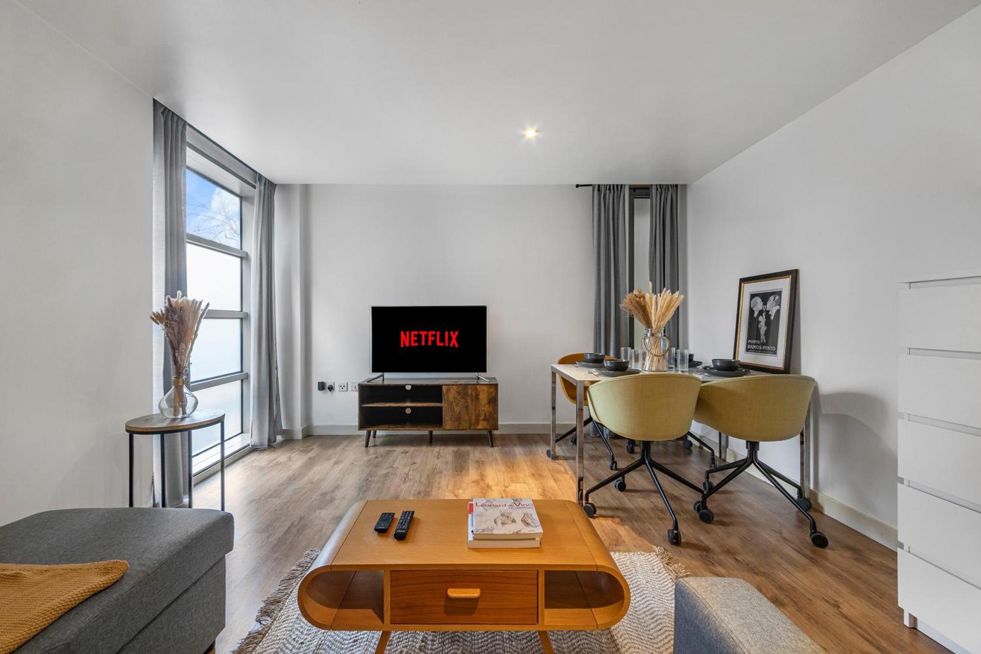 Communal lounge/ TV room