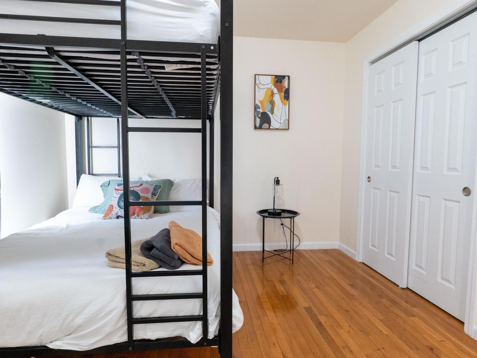 New 4 Apts-198-3 Bed Apt 1st Floor & 3 Bed Apt 2nd Floor - 1 Bed Studio Apt Ground Floor & 1 Bed Studio Apt Ground Floor near Penn Station EWR Newark NJ Airport Hospital Manhattan NYC