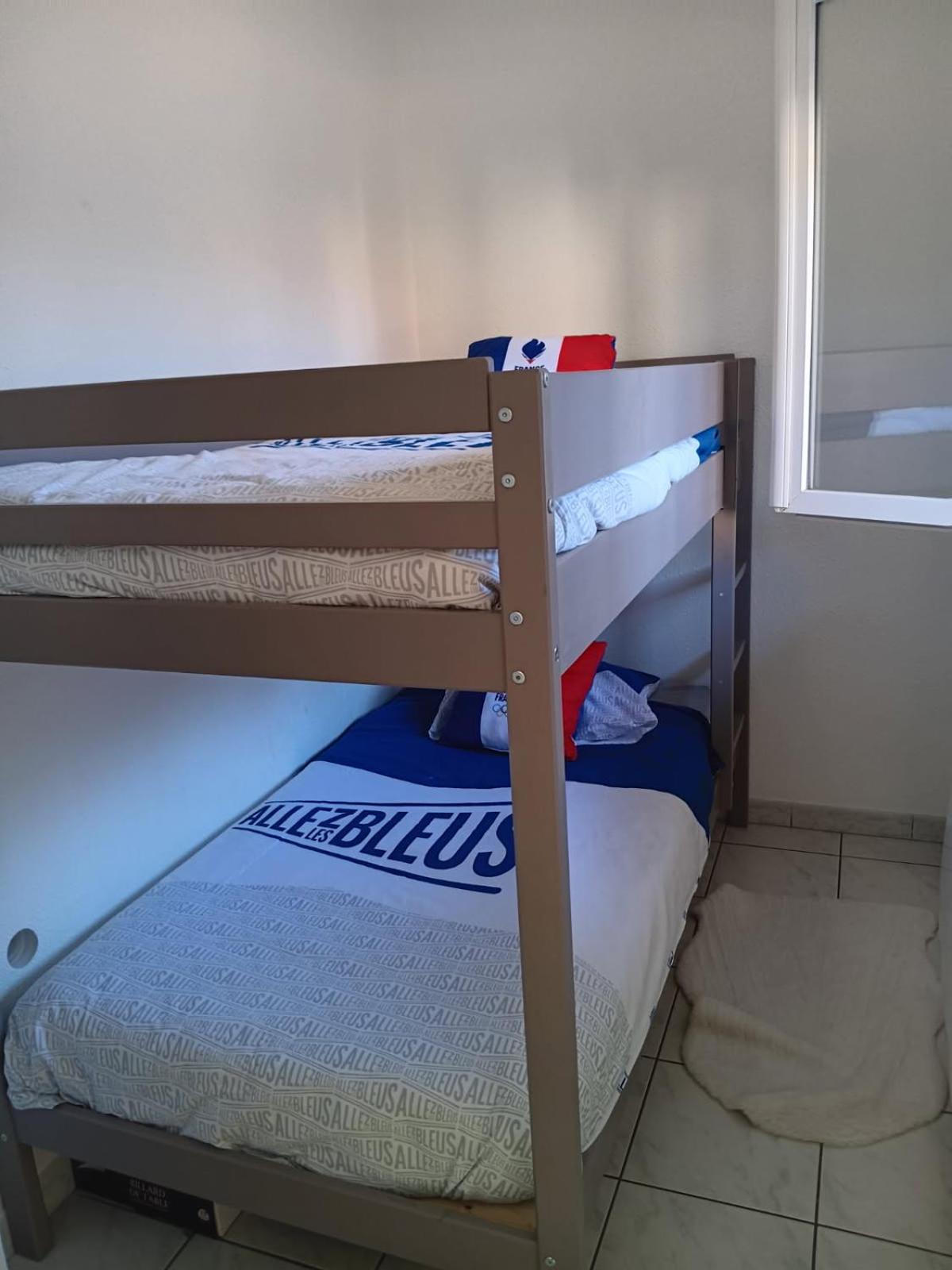 Appartement Rez- de- chaussée convivial proche mer avec terrasse