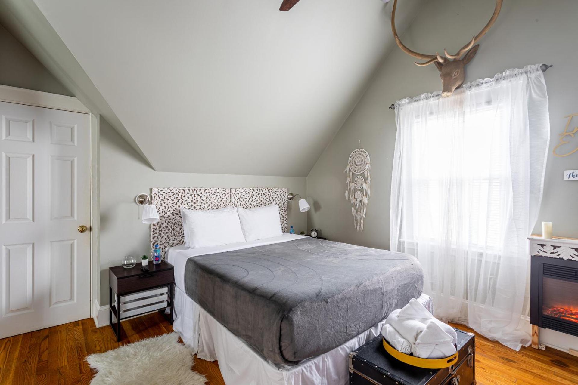 Charming 2BR Getaway with Modern Comforts