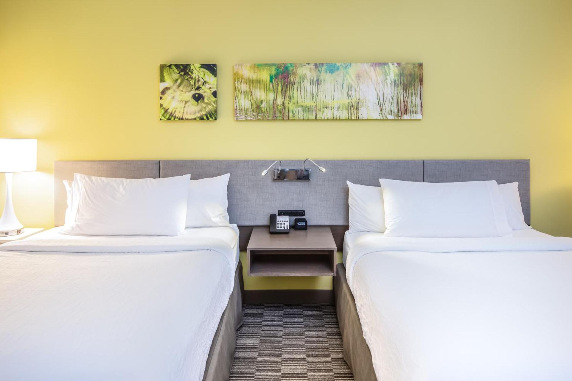 Queen Room with Two Queen Beds and Mobility Access