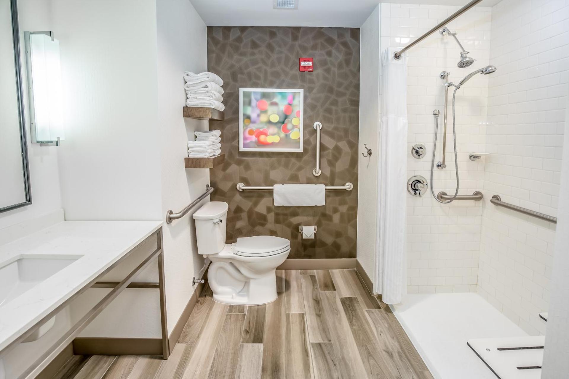 Queen Room with Two Queen Beds and Mobility Access