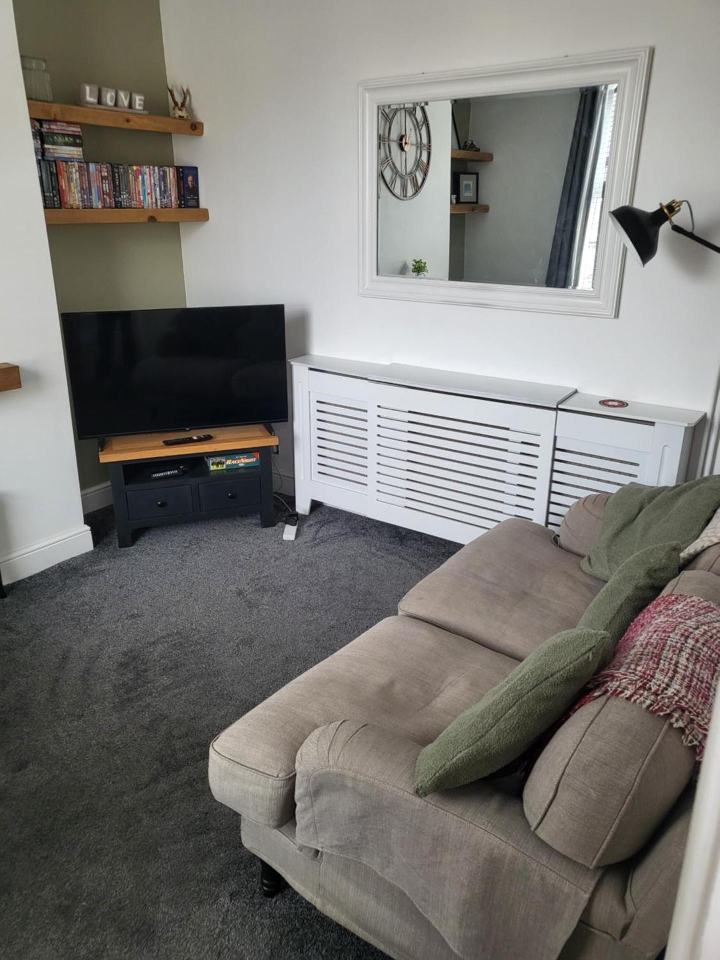 Rugby town centre house close to train station, rugby school and benn hall