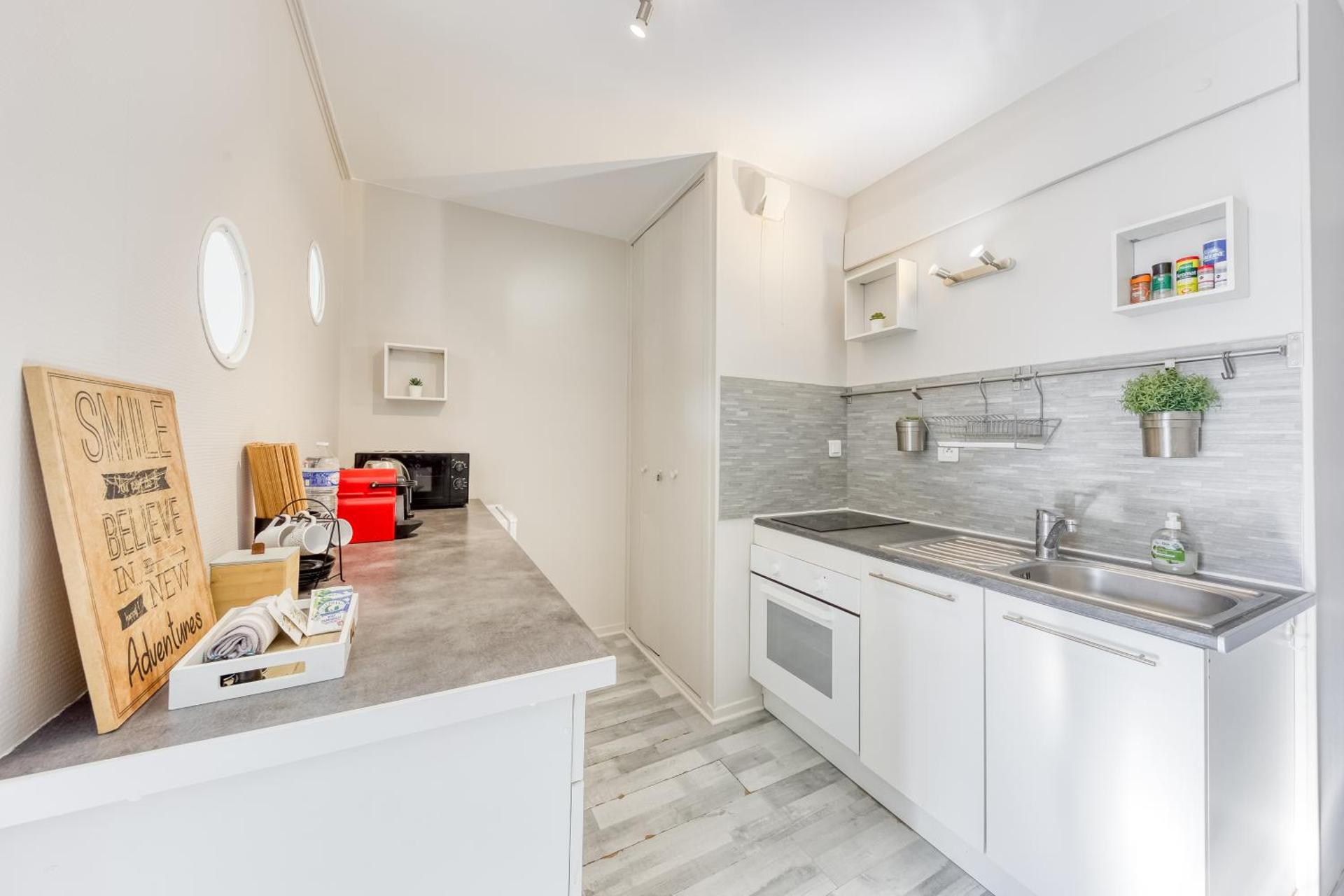 Kitchen or kitchenette