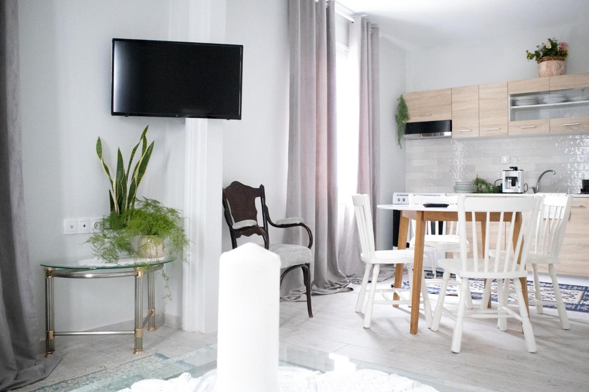 Orsiida deluxe garden house & superior garden apartment Agria