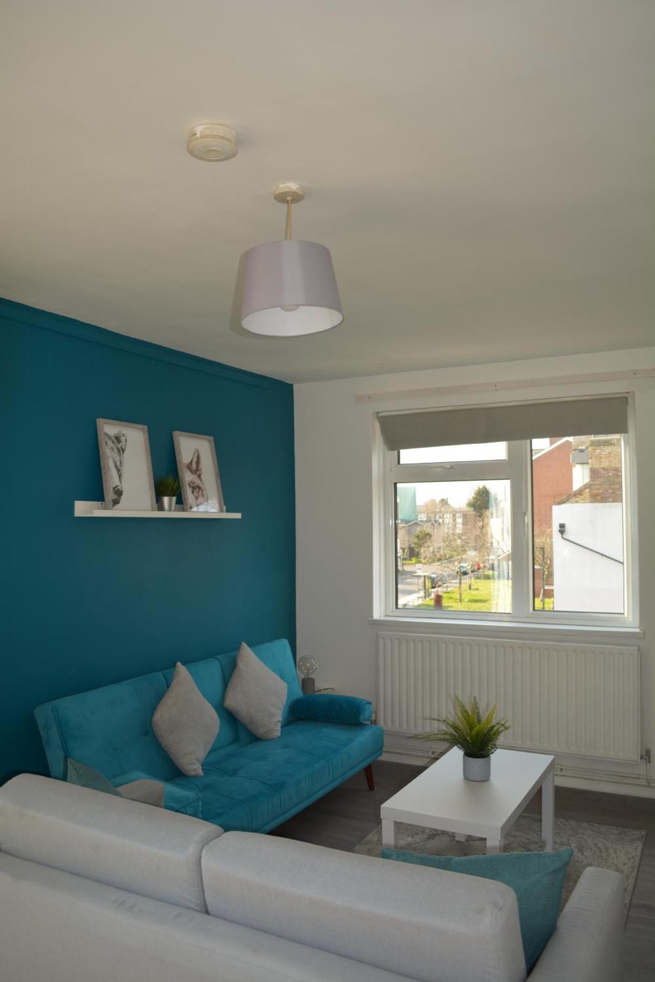 Contemporary Stylish Central Apartment