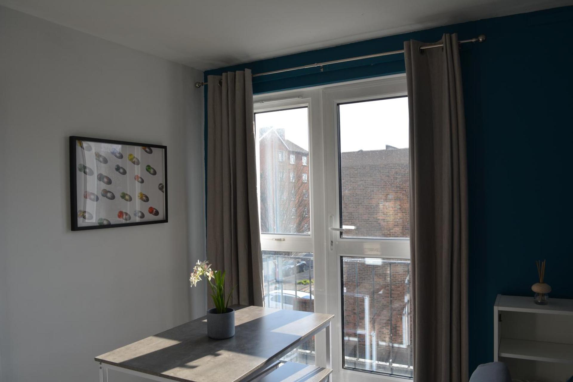 Contemporary Stylish Central Apartment