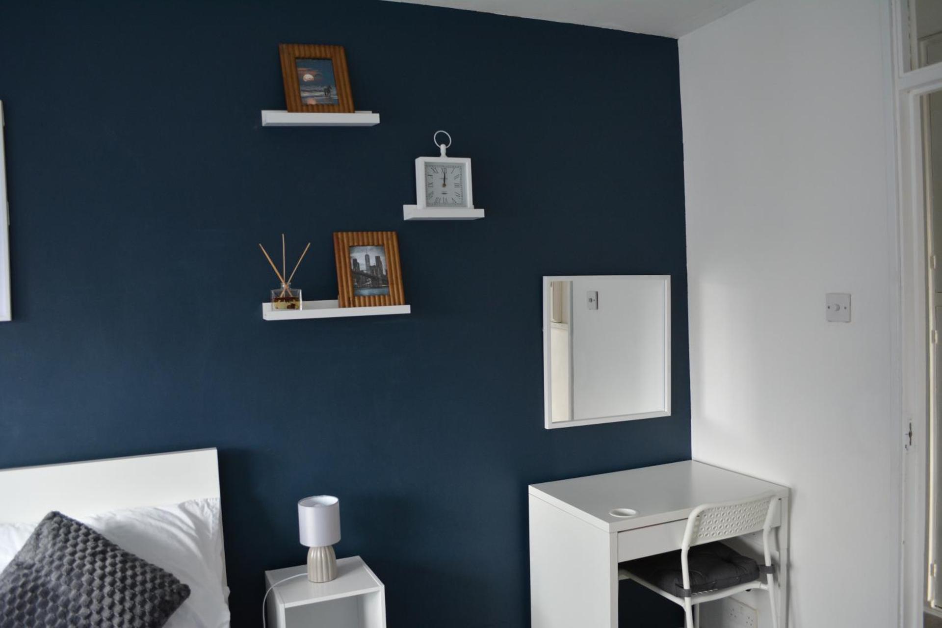 Contemporary Stylish Central Apartment