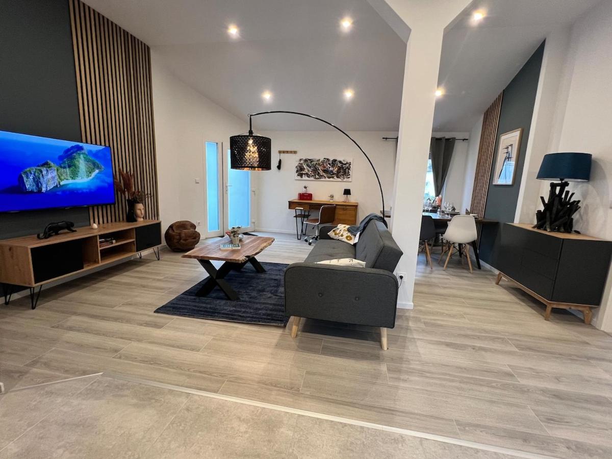 Feldberg Design Apart