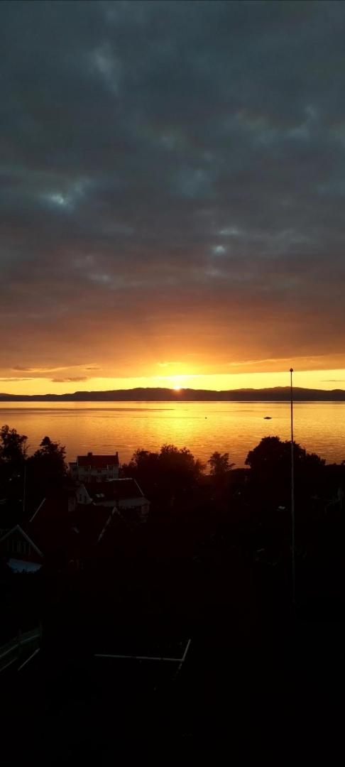 Close to the Airport and Trondheim