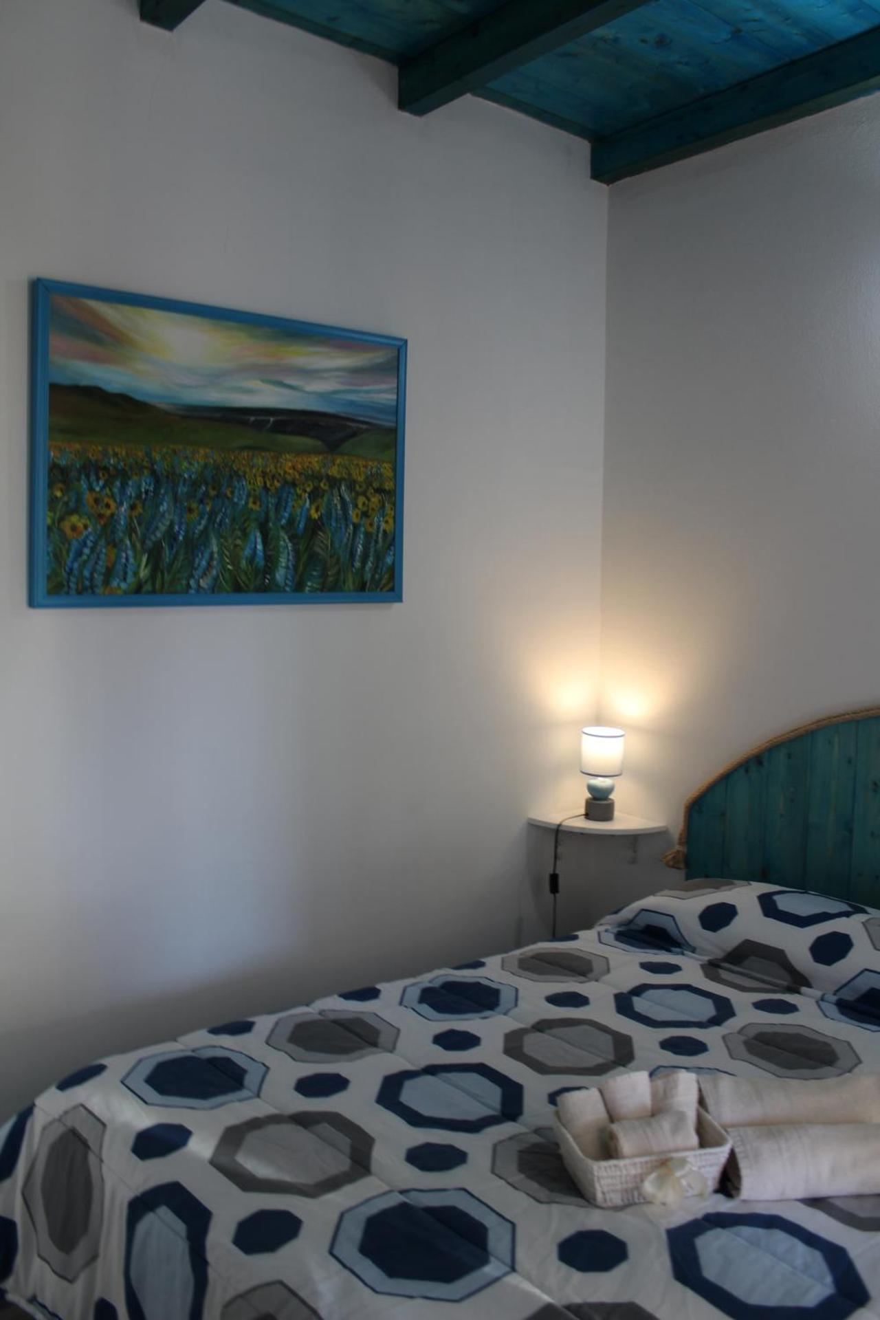 Sa Dommu de Kerciu vista mare con parcheggio